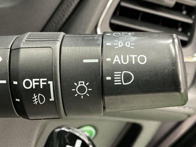 ヴェゼル ハイブリッドX ナビ Rカメラ ブルートゥース DVD リヤカメラ ETC付き Aクルーズ セキュリティアラーム VSA アイドリングSTOP 整備記録簿 スマートキ ワンセグテレビ USB接続 サイドエアバッグ(22枚目)