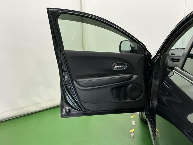 ヴェゼル ハイブリッドX ナビ Rカメラ ブルートゥース DVD リヤカメラ ETC付き Aクルーズ セキュリティアラーム VSA アイドリングSTOP 整備記録簿 スマートキ ワンセグテレビ USB接続 サイドエアバッグ(47枚目)