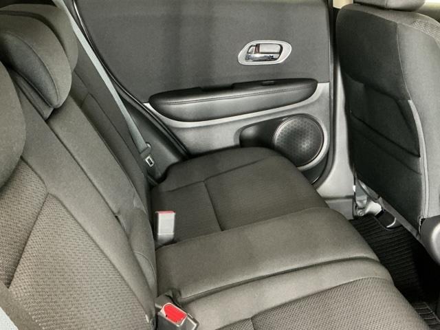 ヴェゼル ハイブリッドX ナビ Rカメラ ブルートゥース DVD リヤカメラ ETC付き Aクルーズ セキュリティアラーム VSA アイドリングSTOP 整備記録簿 スマートキ ワンセグテレビ USB接続 サイドエアバッグ(50枚目)