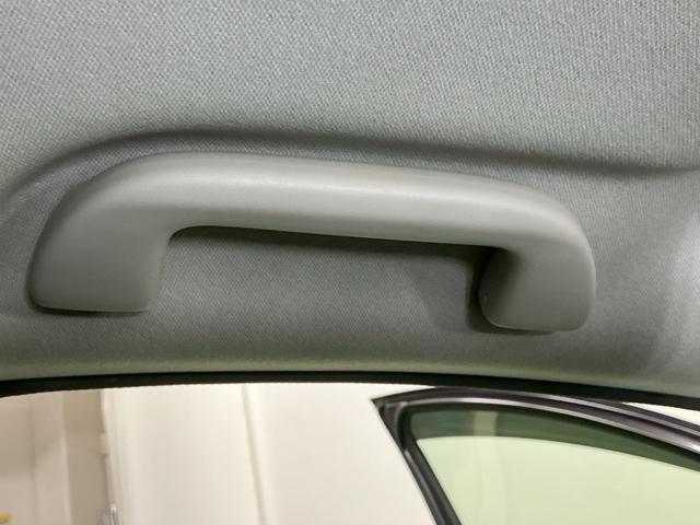 ヴェゼル ハイブリッドX ナビ Rカメラ ブルートゥース DVD リヤカメラ ETC付き Aクルーズ セキュリティアラーム VSA アイドリングSTOP 整備記録簿 スマートキ ワンセグテレビ USB接続 サイドエアバッグ(53枚目)