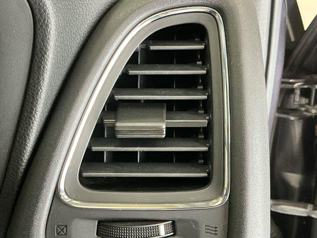 ヴェゼル ハイブリッドX ナビ Rカメラ ブルートゥース DVD リヤカメラ ETC付き Aクルーズ セキュリティアラーム VSA アイドリングSTOP 整備記録簿 スマートキ ワンセグテレビ USB接続 サイドエアバッグ(57枚目)