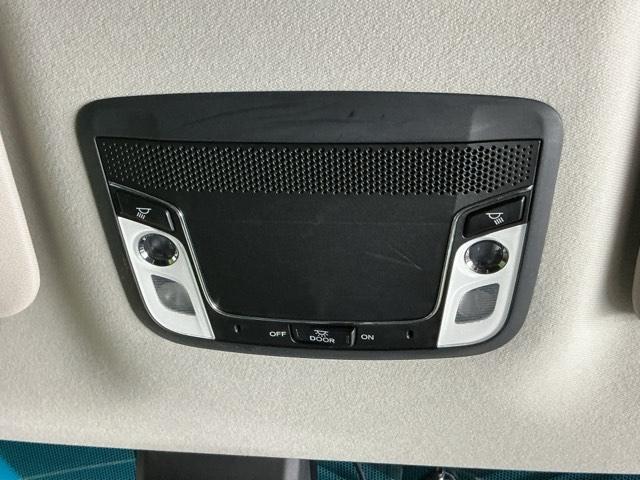 ヴェゼル ハイブリッドX ナビ Rカメラ ブルートゥース DVD リヤカメラ ETC付き Aクルーズ セキュリティアラーム VSA アイドリングSTOP 整備記録簿 スマートキ ワンセグテレビ USB接続 サイドエアバッグ(65枚目)