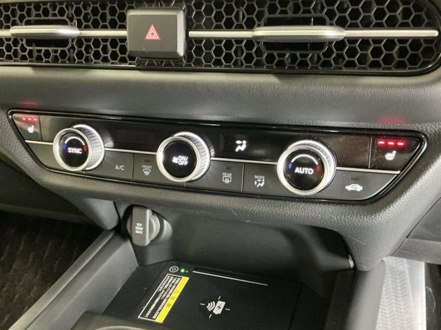 ZR-V Z ドラレコ ナビ Rカメラ ブルートゥース Dレコ 盗難防止システム インテリキー カーテンエアバック 地デジ VSA クルコン USB エアコン ターボ 本革シ-ト クリアランスソナー 整備記録簿(16枚目)