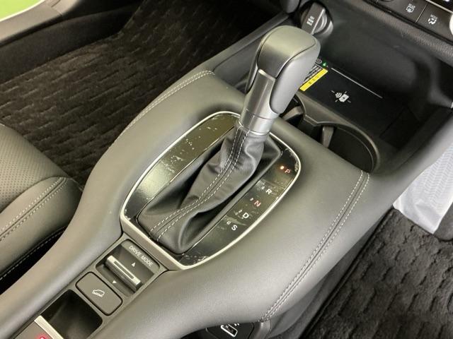 ZR-V Z ドラレコ ナビ Rカメラ ブルートゥース Dレコ 盗難防止システム インテリキー カーテンエアバック 地デジ VSA クルコン USB エアコン ターボ 本革シ-ト クリアランスソナー 整備記録簿(19枚目)