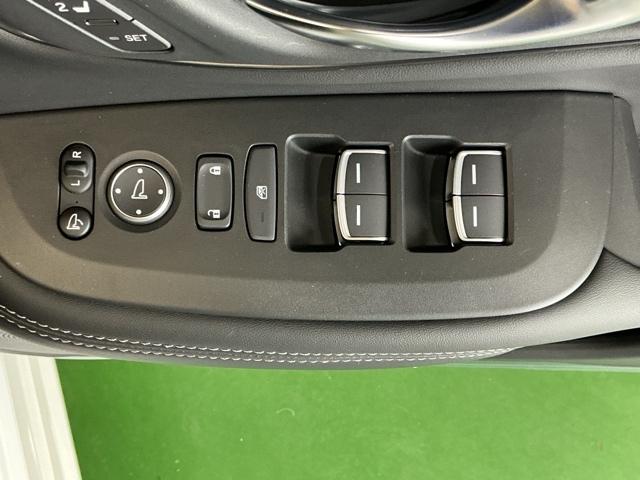 ZR-V Z ドラレコ ナビ Rカメラ ブルートゥース Dレコ 盗難防止システム インテリキー カーテンエアバック 地デジ VSA クルコン USB エアコン ターボ 本革シ-ト クリアランスソナー 整備記録簿(62枚目)