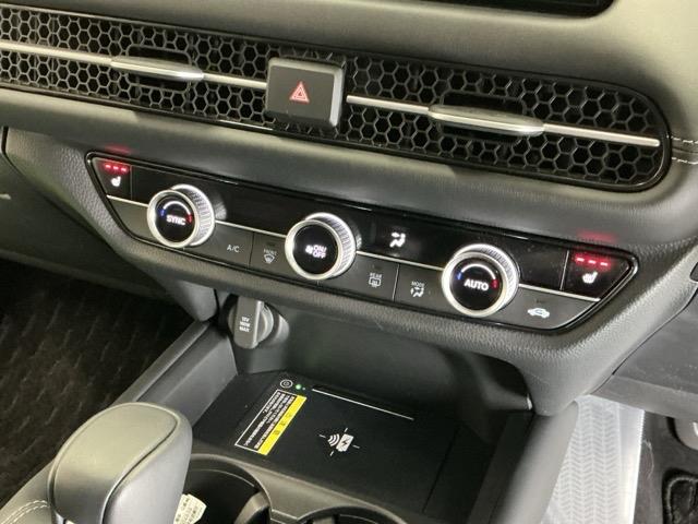 ZR-V Z ドラレコ ナビ Rカメラ ブルートゥース Dレコ 盗難防止システム インテリキー カーテンエアバック 地デジ VSA クルコン USB エアコン ターボ 本革シ-ト クリアランスソナー 整備記録簿(63枚目)