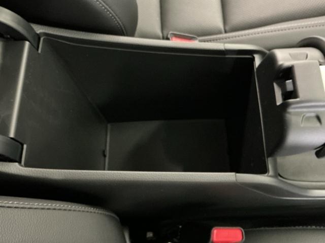 ZR-V Z ドラレコ ナビ Rカメラ ブルートゥース Dレコ 盗難防止システム インテリキー カーテンエアバック 地デジ VSA クルコン USB エアコン ターボ 本革シ-ト クリアランスソナー 整備記録簿(71枚目)