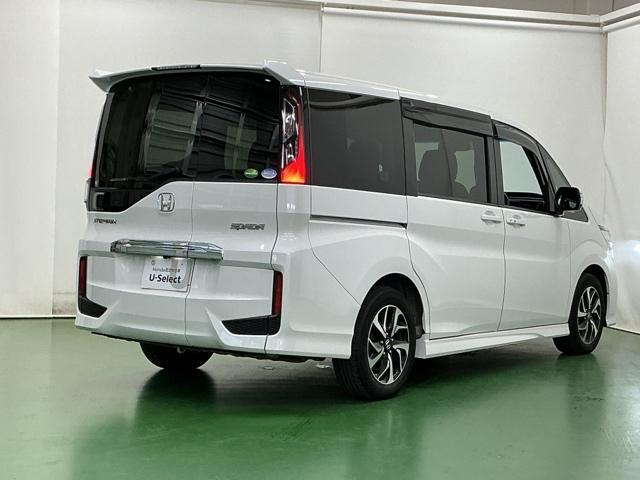 ステップワゴンスパーダ スパーダホンダセンシング ナビ Rカメラ 後席モニター フルセグ 盗難防止 助手席エアバッグ Wパワスラ 記録簿有 地デジ LEDライト 横滑り防止システム オートエアコン リアカメラ USB 三列シート アイドリングS(8枚目)