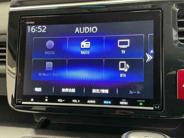 ステップワゴンスパーダ スパーダホンダセンシング ナビ Rカメラ 後席モニター フルセグ 盗難防止 助手席エアバッグ Wパワスラ 記録簿有 地デジ LEDライト 横滑り防止システム オートエアコン リアカメラ USB 三列シート アイドリングS(11枚目)