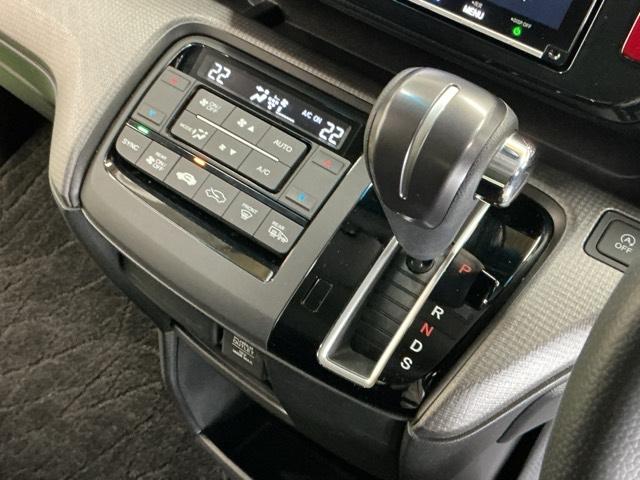 ステップワゴンスパーダ スパーダホンダセンシング ナビ Rカメラ 後席モニター フルセグ 盗難防止 助手席エアバッグ Wパワスラ 記録簿有 地デジ LEDライト 横滑り防止システム オートエアコン リアカメラ USB 三列シート アイドリングS(16枚目)