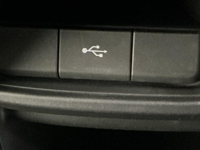 ステップワゴンスパーダ スパーダホンダセンシング ナビ Rカメラ 後席モニター フルセグ 盗難防止 助手席エアバッグ Wパワスラ 記録簿有 地デジ LEDライト 横滑り防止システム オートエアコン リアカメラ USB 三列シート アイドリングS(18枚目)