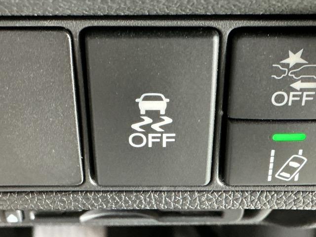 ステップワゴンスパーダ スパーダホンダセンシング ナビ Rカメラ 後席モニター フルセグ 盗難防止 助手席エアバッグ Wパワスラ 記録簿有 地デジ LEDライト 横滑り防止システム オートエアコン リアカメラ USB 三列シート アイドリングS(25枚目)