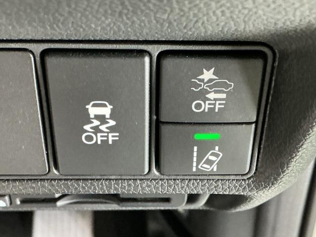 ステップワゴンスパーダ スパーダホンダセンシング ナビ Rカメラ 後席モニター フルセグ 盗難防止 助手席エアバッグ Wパワスラ 記録簿有 地デジ LEDライト 横滑り防止システム オートエアコン リアカメラ USB 三列シート アイドリングS(28枚目)