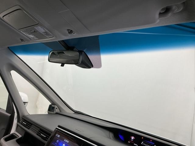 ステップワゴンスパーダ スパーダホンダセンシング ナビ Rカメラ 後席モニター フルセグ 盗難防止 助手席エアバッグ Wパワスラ 記録簿有 地デジ LEDライト 横滑り防止システム オートエアコン リアカメラ USB 三列シート アイドリングS(29枚目)