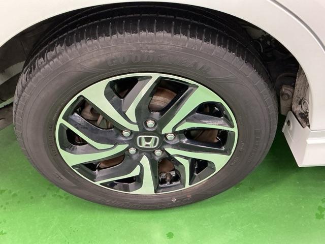 ステップワゴンスパーダ スパーダホンダセンシング ナビ Rカメラ 後席モニター フルセグ 盗難防止 助手席エアバッグ Wパワスラ 記録簿有 地デジ LEDライト 横滑り防止システム オートエアコン リアカメラ USB 三列シート アイドリングS(33枚目)