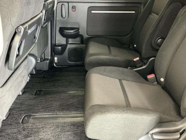 ステップワゴンスパーダ スパーダホンダセンシング ナビ Rカメラ 後席モニター フルセグ 盗難防止 助手席エアバッグ Wパワスラ 記録簿有 地デジ LEDライト 横滑り防止システム オートエアコン リアカメラ USB 三列シート アイドリングS(53枚目)