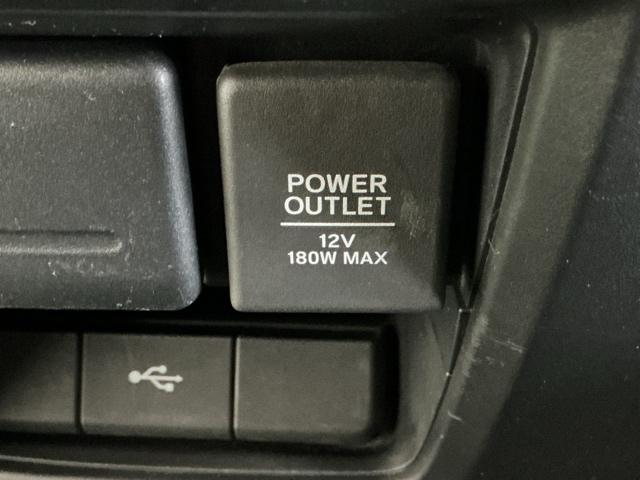 ステップワゴンスパーダ スパーダホンダセンシング ナビ Rカメラ 後席モニター フルセグ 盗難防止 助手席エアバッグ Wパワスラ 記録簿有 地デジ LEDライト 横滑り防止システム オートエアコン リアカメラ USB 三列シート アイドリングS(62枚目)