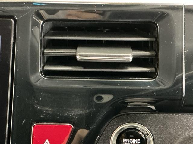 ステップワゴンスパーダ スパーダホンダセンシング ナビ Rカメラ 後席モニター フルセグ 盗難防止 助手席エアバッグ Wパワスラ 記録簿有 地デジ LEDライト 横滑り防止システム オートエアコン リアカメラ USB 三列シート アイドリングS(64枚目)