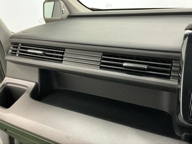 ステップワゴンスパーダ スパーダホンダセンシング ナビ Rカメラ 後席モニター フルセグ 盗難防止 助手席エアバッグ Wパワスラ 記録簿有 地デジ LEDライト 横滑り防止システム オートエアコン リアカメラ USB 三列シート アイドリングS(65枚目)