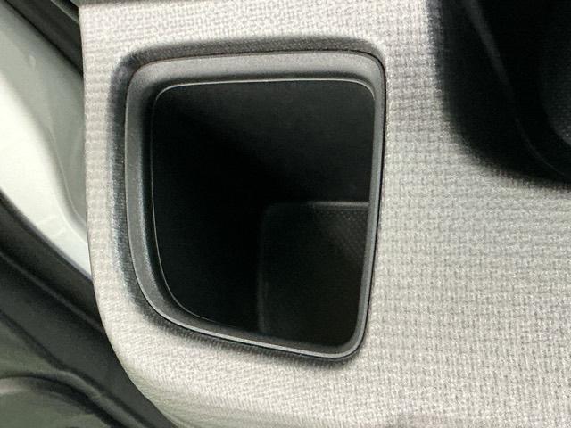 ステップワゴンスパーダ スパーダホンダセンシング ナビ Rカメラ 後席モニター フルセグ 盗難防止 助手席エアバッグ Wパワスラ 記録簿有 地デジ LEDライト 横滑り防止システム オートエアコン リアカメラ USB 三列シート アイドリングS(69枚目)