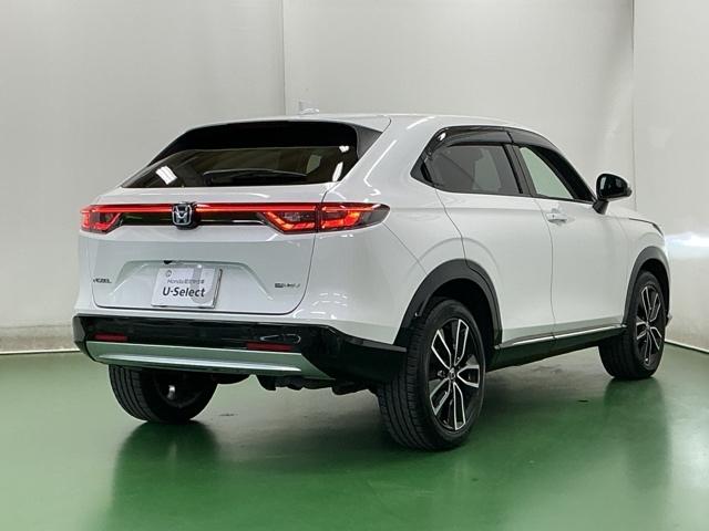 大型テールゲートスポイラー装備でフォルムもスタイリッシュにしています。高速走行時には走行安定性能に優れていて、低燃費にも大きく貢献します