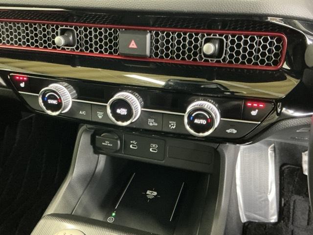 シビック ＲＳ　ディスプレオーディオ　ブルートゥース　Ｒカメラ　ＬＥＤヘッド　コーナーセンサー　衝突被害軽減ブレーキ　Ｂカメラ　シートヒーター　パワ－シ－ト　フルセグＴＶ　スマートキー　クルーズコントロール　ＵＳＢ（16枚目）