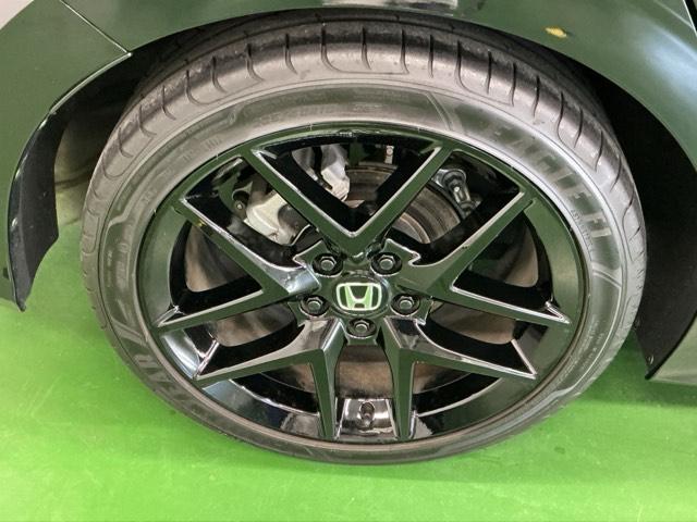 シビック ＲＳ　ディスプレオーディオ　ブルートゥース　Ｒカメラ　ＬＥＤヘッド　コーナーセンサー　衝突被害軽減ブレーキ　Ｂカメラ　シートヒーター　パワ－シ－ト　フルセグＴＶ　スマートキー　クルーズコントロール　ＵＳＢ（28枚目）