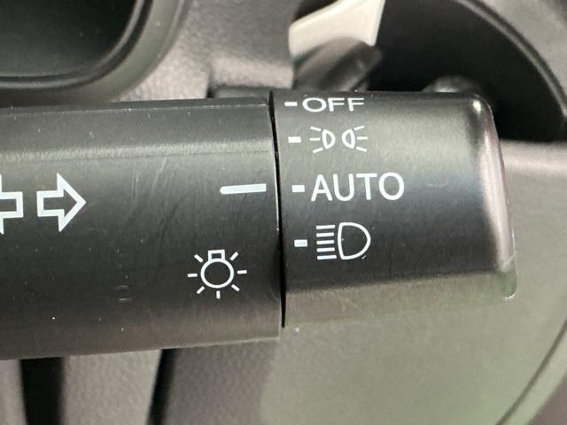 フィットハイブリッド Ｆパッケージコンフォートエディション　ナビ　Ｒカメラ　ブルートゥース　フルセグ　セキュリティアラーム　リアカメラ　ＥＴＣ車載器　エアコン　スマートキー　アイドリングストップ　キーレス　ＬＥＤ　ＶＳＡ　前席シートヒーター　ＡＢＳ　ＤＶＤ再生（21枚目）