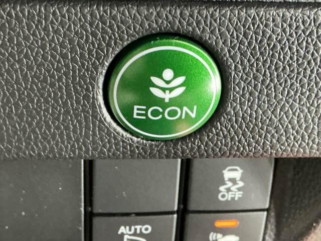 フィットハイブリッド Ｆパッケージコンフォートエディション　ナビ　Ｒカメラ　ブルートゥース　フルセグ　セキュリティアラーム　リアカメラ　ＥＴＣ車載器　エアコン　スマートキー　アイドリングストップ　キーレス　ＬＥＤ　ＶＳＡ　前席シートヒーター　ＡＢＳ　ＤＶＤ再生（23枚目）