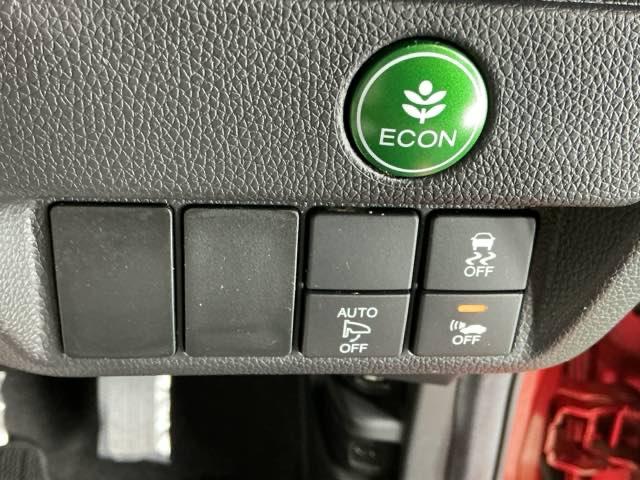 フィットハイブリッド Ｆパッケージコンフォートエディション　ナビ　Ｒカメラ　ブルートゥース　フルセグ　セキュリティアラーム　リアカメラ　ＥＴＣ車載器　エアコン　スマートキー　アイドリングストップ　キーレス　ＬＥＤ　ＶＳＡ　前席シートヒーター　ＡＢＳ　ＤＶＤ再生（24枚目）