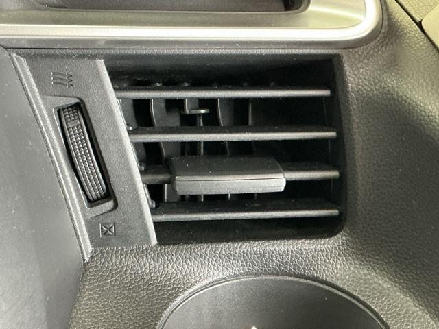 フィットハイブリッド Ｆパッケージコンフォートエディション　ナビ　Ｒカメラ　ブルートゥース　フルセグ　セキュリティアラーム　リアカメラ　ＥＴＣ車載器　エアコン　スマートキー　アイドリングストップ　キーレス　ＬＥＤ　ＶＳＡ　前席シートヒーター　ＡＢＳ　ＤＶＤ再生（50枚目）