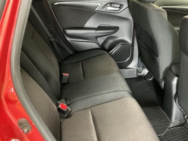 フィットハイブリッド Ｆパッケージコンフォートエディション　ナビ　Ｒカメラ　ブルートゥース　フルセグ　セキュリティアラーム　リアカメラ　ＥＴＣ車載器　エアコン　スマートキー　アイドリングストップ　キーレス　ＬＥＤ　ＶＳＡ　前席シートヒーター　ＡＢＳ　ＤＶＤ再生（53枚目）