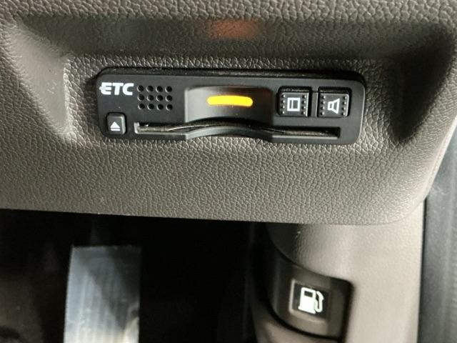 フリードハイブリッド ハイブリッド・Gホンダセンシング ドラレコ Rカメラ ワンセグTV CD ETC 軽減ブレーキ キーフリーシステム 記録簿 ECON 後カメラ Aクルーズ LEDヘッドランプ 横滑防止 ドライブレコーダ パワーウインドウ 3列シート(14枚目)