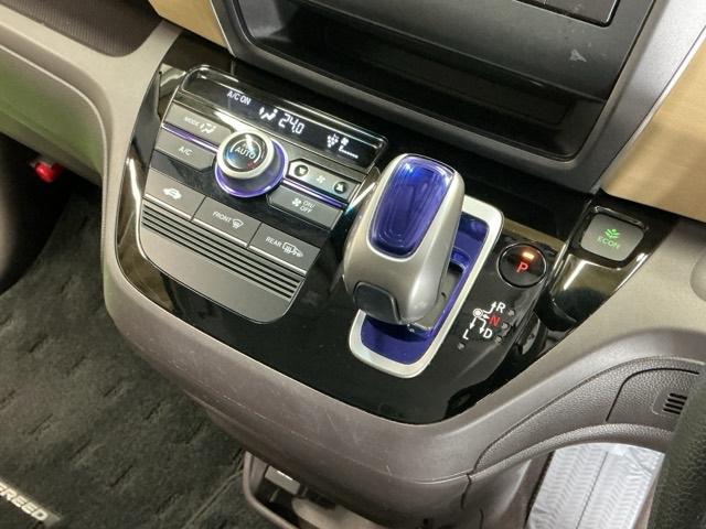 フリードハイブリッド ハイブリッド・Gホンダセンシング ドラレコ Rカメラ ワンセグTV CD ETC 軽減ブレーキ キーフリーシステム 記録簿 ECON 後カメラ Aクルーズ LEDヘッドランプ 横滑防止 ドライブレコーダ パワーウインドウ 3列シート(16枚目)