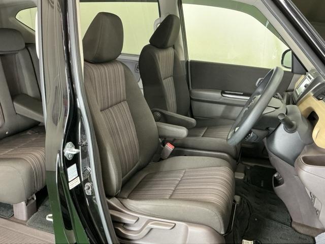 フリードハイブリッド ハイブリッド・Gホンダセンシング ドラレコ Rカメラ ワンセグTV CD ETC 軽減ブレーキ キーフリーシステム 記録簿 ECON 後カメラ Aクルーズ LEDヘッドランプ 横滑防止 ドライブレコーダ パワーウインドウ 3列シート(20枚目)