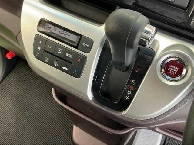 N-WGNカスタム G・ターボパッケージ ナビ ディスチャージヘッドライトHID CD 横滑り防止システム 追突被害軽減ブレーキ ECONモード WSRS イモビ サイドエアバッグ オートクルーズ メンテナンスノート キーフリー ターボモデル(13枚目)