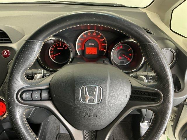 フィット RS CD ETC 16インチアルミホイール 運転席エアバック キ-レス AAC PW ABS パワーステ スマートキーシステム 両席エアバック(19枚目)