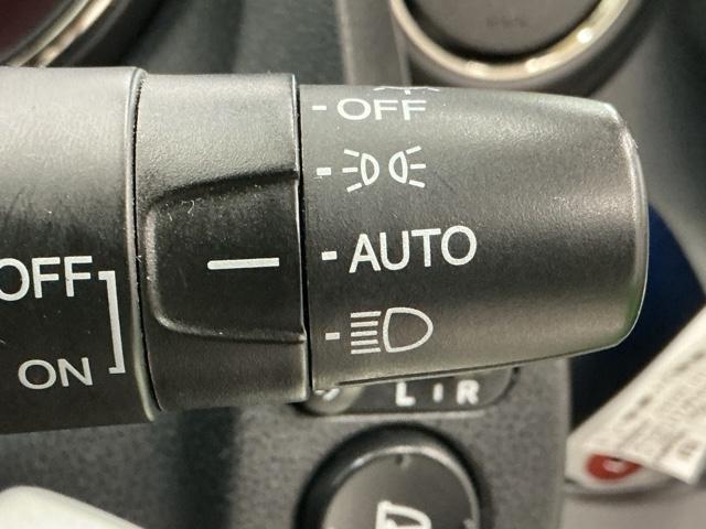 フィット RS CD ETC 16インチアルミホイール 運転席エアバック キ-レス AAC PW ABS パワーステ スマートキーシステム 両席エアバック(20枚目)