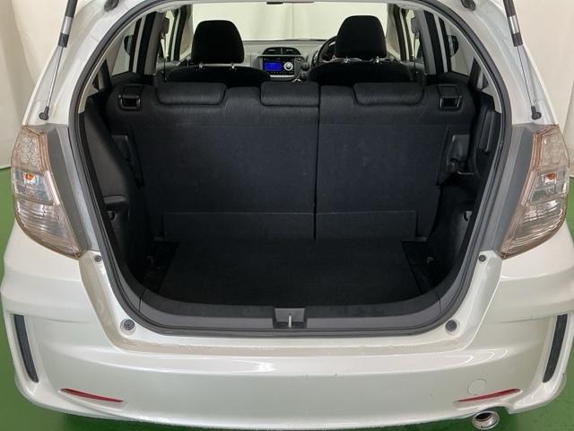 フィット RS CD ETC 16インチアルミホイール 運転席エアバック キ-レス AAC PW ABS パワーステ スマートキーシステム 両席エアバック(22枚目)