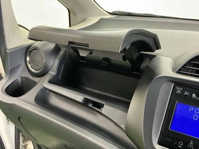 フィット RS CD ETC 16インチアルミホイール 運転席エアバック キ-レス AAC PW ABS パワーステ スマートキーシステム 両席エアバック(40枚目)