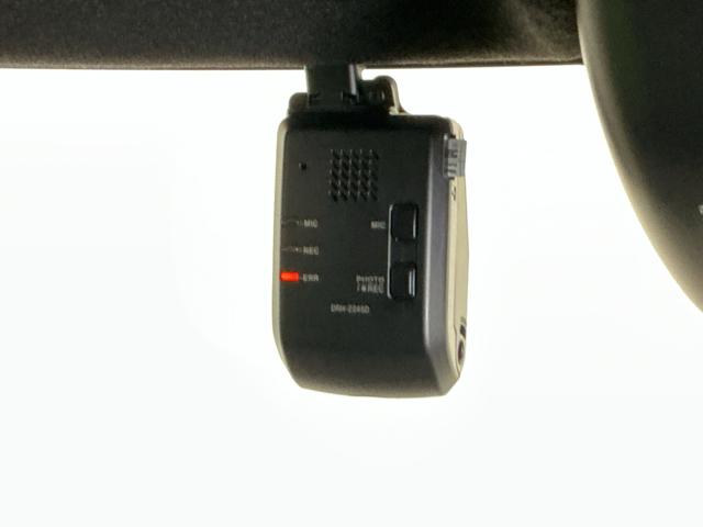 N-BOXカスタム ベースグレード ドラレコ ナビ Rカメラ ブルートゥース USB接続 CMBS Dレコ ベンチシート オートエアコン スマートキ LED 盗難防止装置 クルコン ETC バックカメラ フルセグTV パワーステアリング(13枚目)