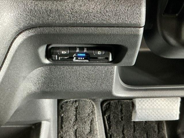 N-BOXカスタム ベースグレード ドラレコ ナビ Rカメラ ブルートゥース USB接続 CMBS Dレコ ベンチシート オートエアコン スマートキ LED 盗難防止装置 クルコン ETC バックカメラ フルセグTV パワーステアリング(15枚目)