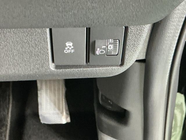 N-BOXカスタム ベースグレード ドラレコ ナビ Rカメラ ブルートゥース USB接続 CMBS Dレコ ベンチシート オートエアコン スマートキ LED 盗難防止装置 クルコン ETC バックカメラ フルセグTV パワーステアリング(29枚目)