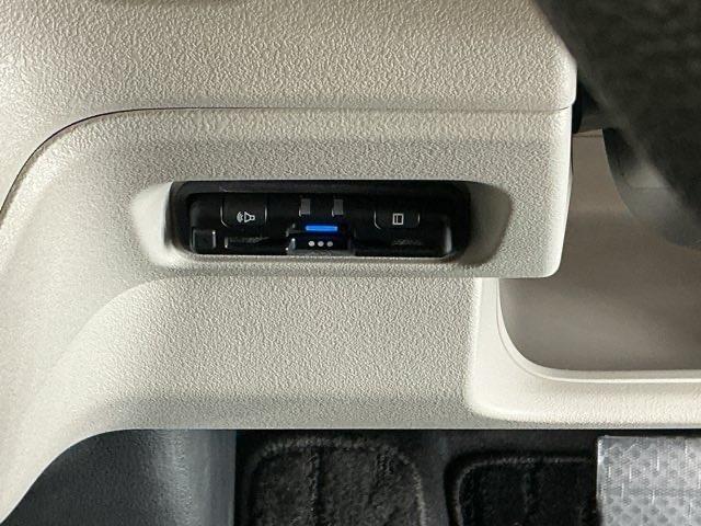 N-BOX ベースグレード ナビ Rカメラ ブルートゥース フルセグ 衝突軽減システム スマートキ- カーテンエアバック イモビライザー ECOモード 横滑り防止 オートクルーズ LEDヘッドライト キーフリー 地デジ ABS(13枚目)