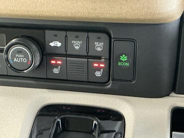 N-BOX ベースグレード ナビ Rカメラ ブルートゥース フルセグ 衝突軽減システム スマートキ- カーテンエアバック イモビライザー ECOモード 横滑り防止 オートクルーズ LEDヘッドライト キーフリー 地デジ ABS(14枚目)