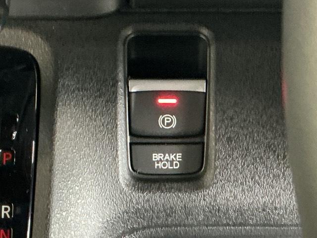 N-BOXカスタム コーディネートスタイル ドラレコ ナビ Rカメラ ブルートゥース オートクルーズ フルセグ対応 W電動ドア シートヒータ LED ESC リアカメラ ETC 整備記録簿 ソナー ベンチシート DVD アイドリングストップ(18枚目)