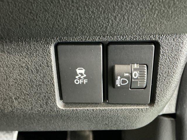 N-BOXカスタム コーディネートスタイル ドラレコ ナビ Rカメラ ブルートゥース オートクルーズ フルセグ対応 W電動ドア シートヒータ LED ESC リアカメラ ETC 整備記録簿 ソナー ベンチシート DVD アイドリングストップ(29枚目)