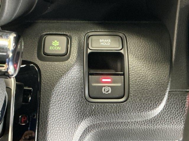 N-WGNカスタム Lホンダセンシング ナビ Rカメラ ブルートゥース フルセグ クリソナ ETC付き ブレーキサポート ECON 整備記録簿 スマ-トキ- エアコン バックカメラ LEDヘッド オートクルーズ USB接続 DVD 盗難防止(16枚目)