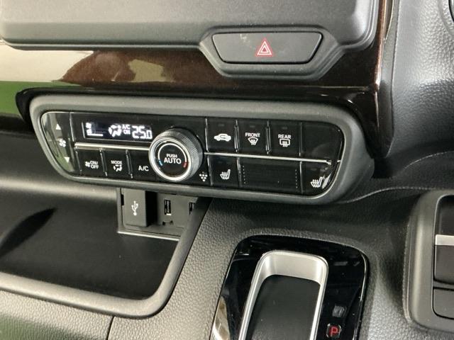 N-BOXカスタム L ナビ Rカメラ ブルートゥース フルセグTV 両席電動スライドドア Pソナー サイドエアバッグ Aストップ シートヒータ ベンチシート 点検記録簿 キーフリーシステム LEDライト リアカメ AC(16枚目)