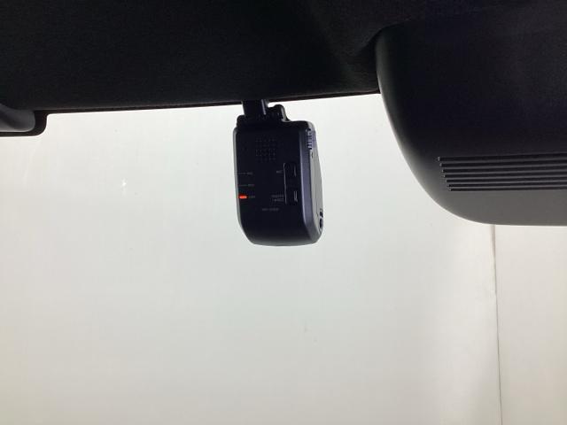 Ｎ－ＢＯＸカスタム ベースグレード　ドラレコ　ナビ　Ｒカメラ　ブルートゥース　ＵＳＢ接続　ＣＭＢＳ　Ｄレコ　ベンチシート　オートエアコン　スマートキ　ＬＥＤ　盗難防止装置　クルコン　ＥＴＣ　バックカメラ　フルセグＴＶ　パワーステアリング（13枚目）